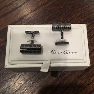 Kenneth Cole men’s cuff links